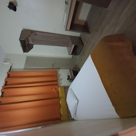 โฮเต็ล มิดิ-ซูอิด Hotel Saint-Gilles ภายนอก รูปภาพ