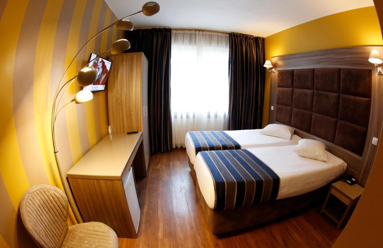 โฮเต็ล มิดิ-ซูอิด Hotel Saint-Gilles ภายนอก รูปภาพ