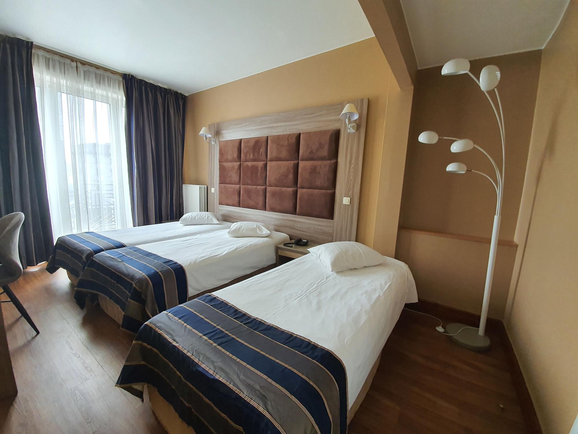 โฮเต็ล มิดิ-ซูอิด Hotel Saint-Gilles ภายนอก รูปภาพ
