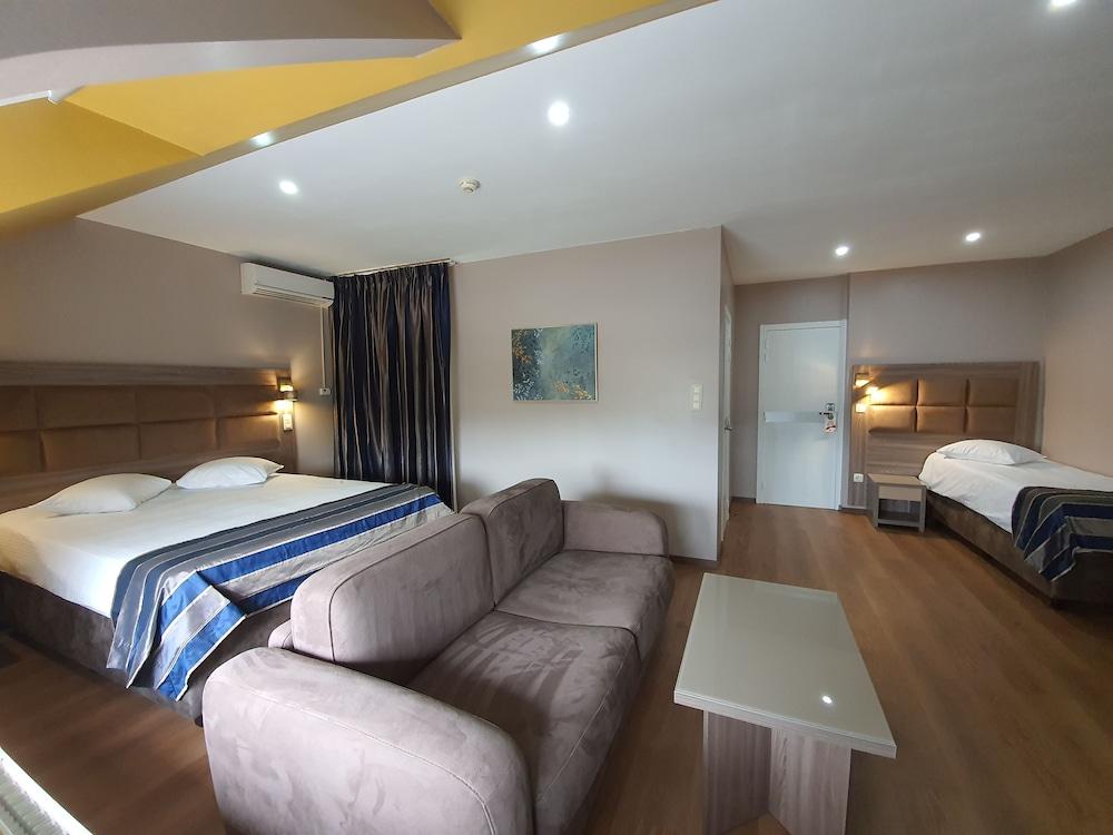 โฮเต็ล มิดิ-ซูอิด Hotel Saint-Gilles ภายนอก รูปภาพ