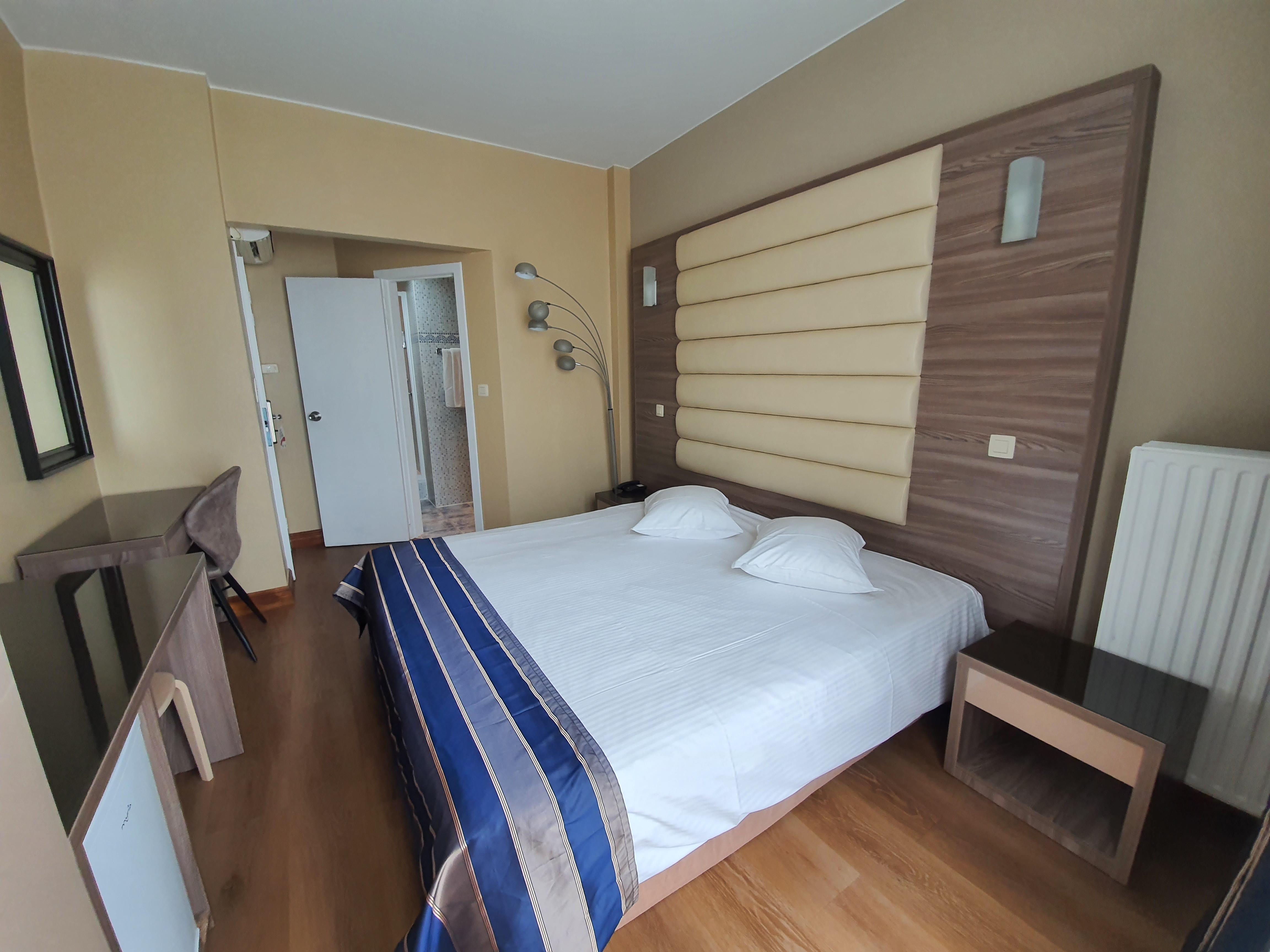 โฮเต็ล มิดิ-ซูอิด Hotel Saint-Gilles ภายนอก รูปภาพ