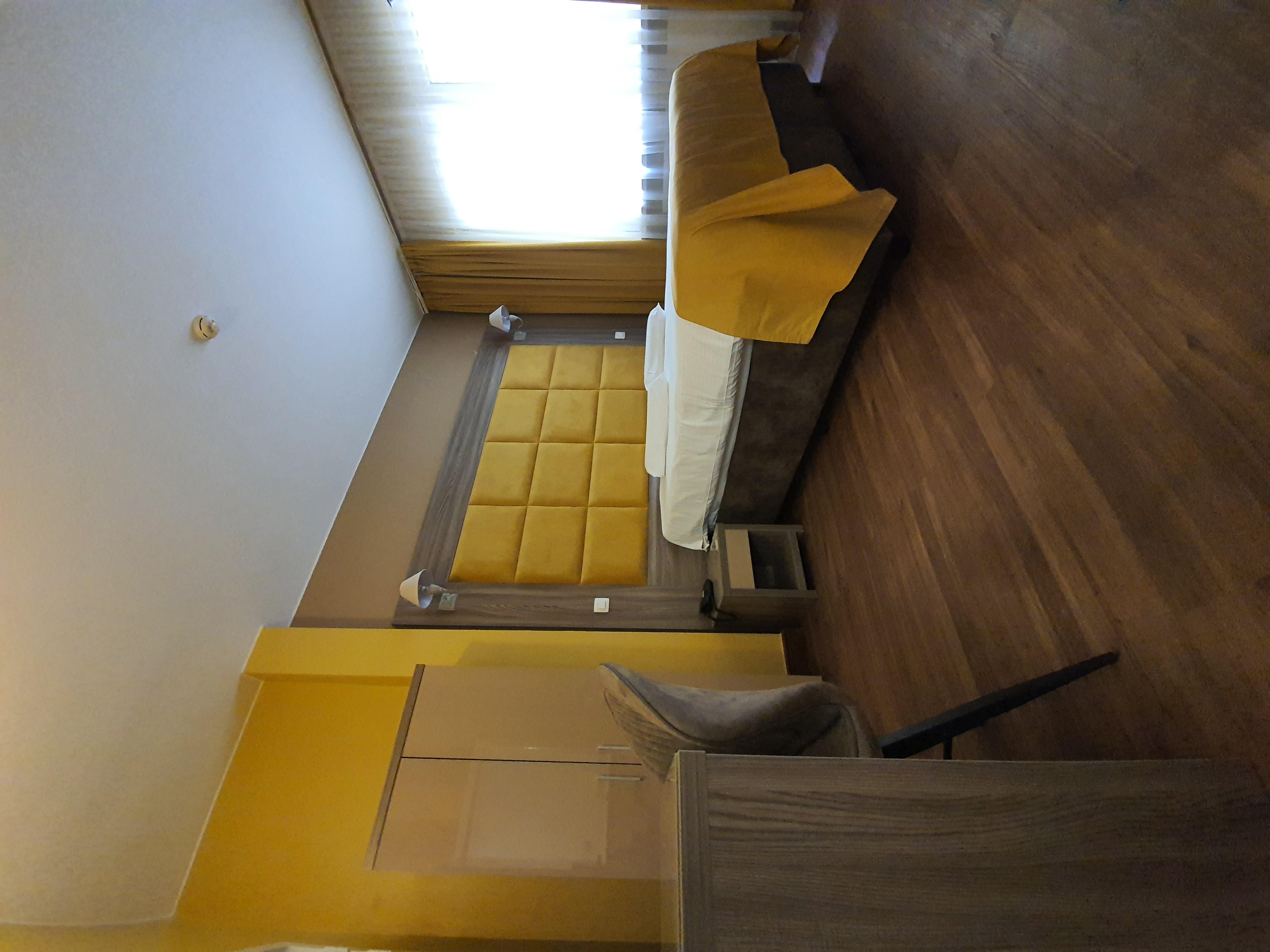 โฮเต็ล มิดิ-ซูอิด Hotel Saint-Gilles ภายนอก รูปภาพ