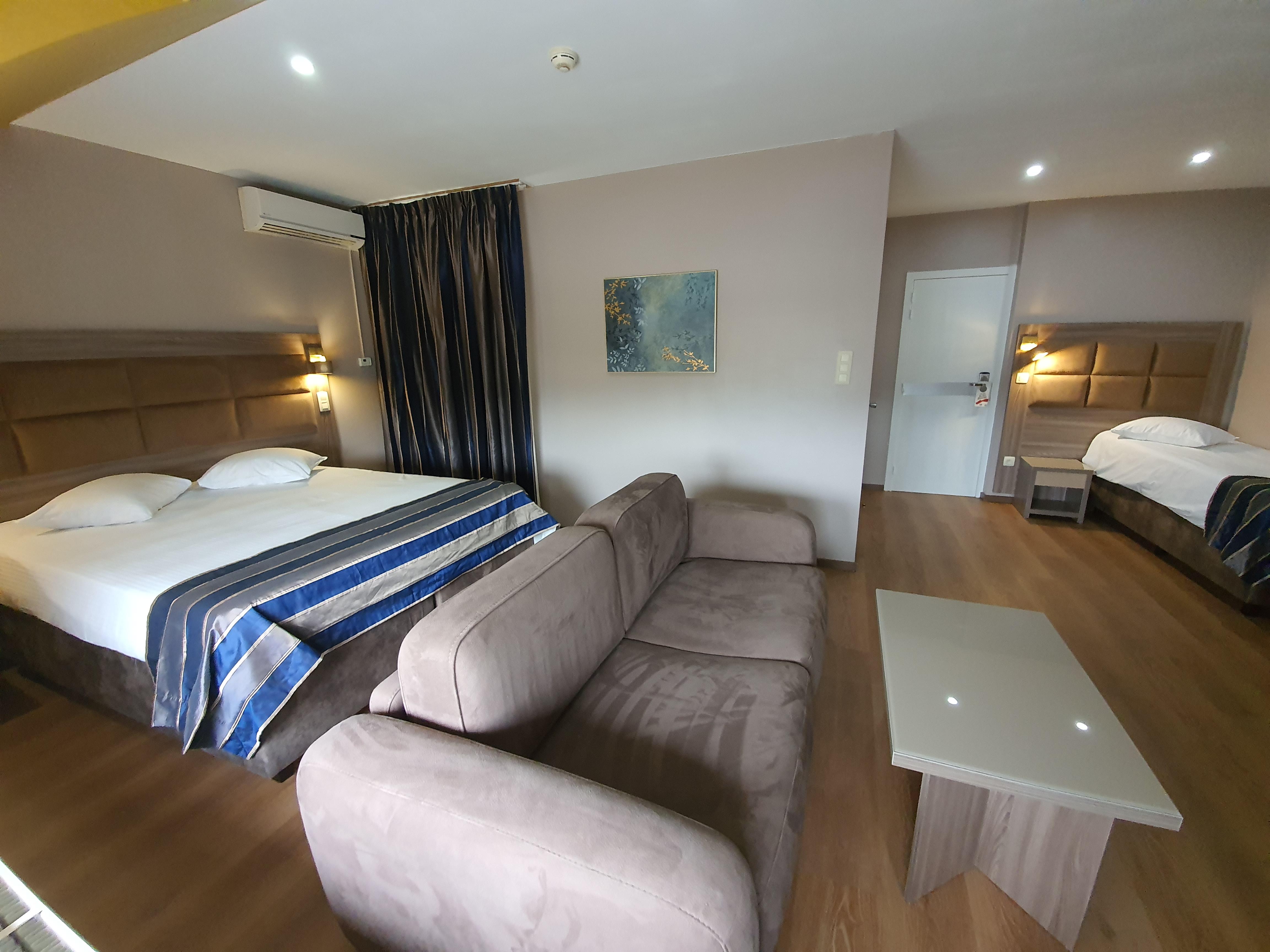 โฮเต็ล มิดิ-ซูอิด Hotel Saint-Gilles ภายนอก รูปภาพ