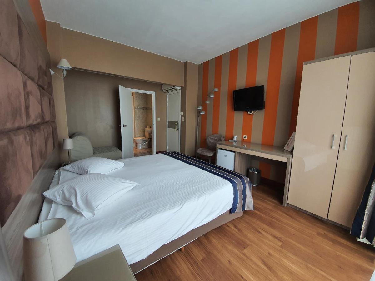 โฮเต็ล มิดิ-ซูอิด Hotel Saint-Gilles ภายนอก รูปภาพ